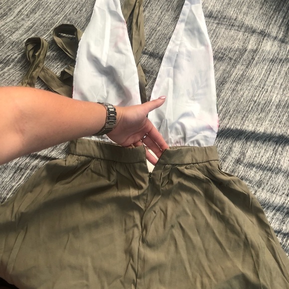 *SOLD* Floral romper - Picture 2 of 2